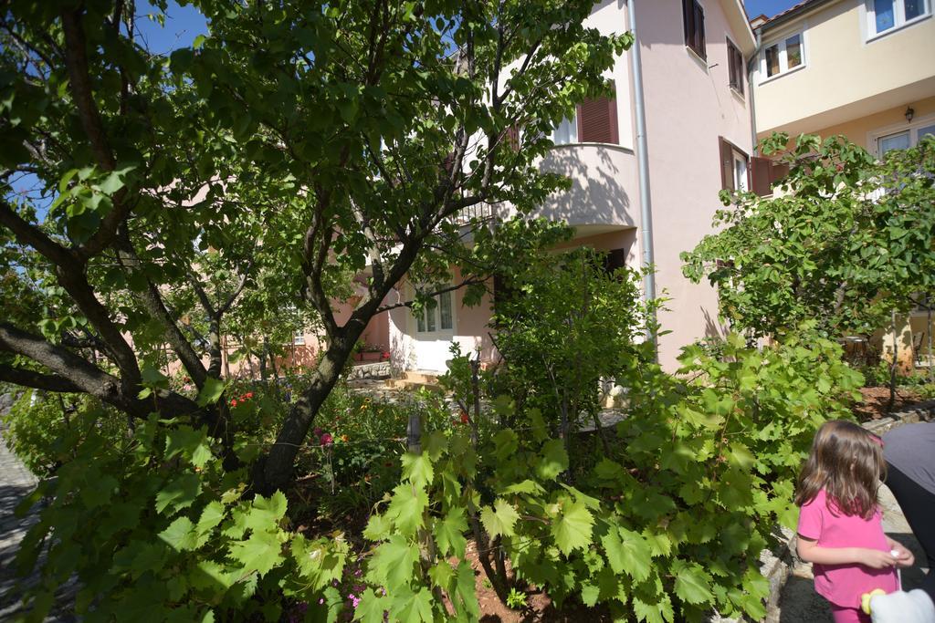 Apartments Vitkovic ツレス エクステリア 写真